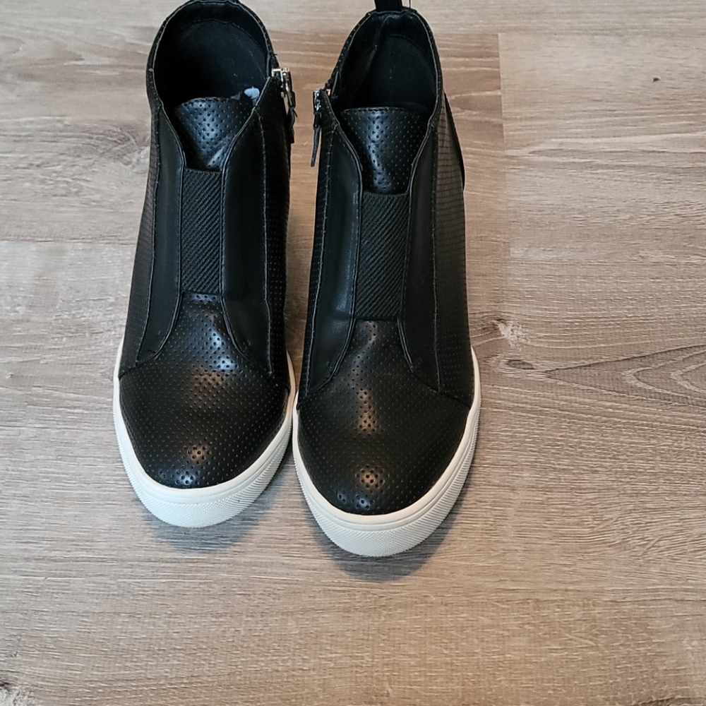 Mia Cristie Wedge-Heel Sneakers
